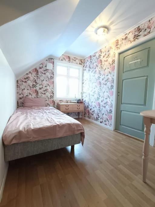 Villa Charming House In Ulsteinvik With Free Parking Exterior foto